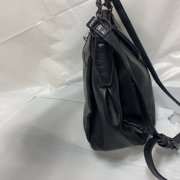 SIMPLY Vera Vera Wang Black Faux Leather Crossbody w Zipper Closure - Picture 8 of 11